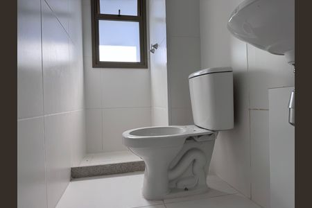 Apartamento à venda com 188m², 4 quartos e 3 vagas Apartamento à venda com 188m², 4 quartos e 3 vagasCozinha e Área de Serviço - Banheiro