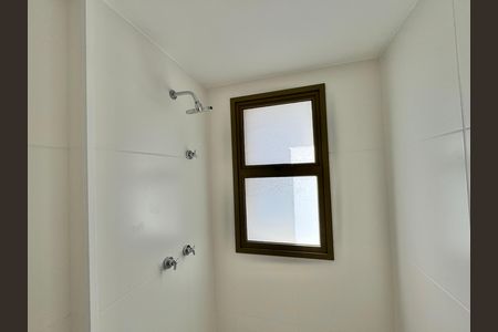 Apartamento à venda com 188m², 4 quartos e 3 vagas Apartamento à venda com 188m², 4 quartos e 3 vagasSuíte 1 - Banheiro