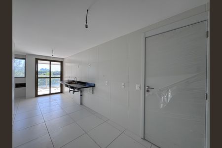 Apartamento à venda com 188m², 4 quartos e 3 vagas Apartamento à venda com 188m², 4 quartos e 3 vagasCozinha e Área de Serviço