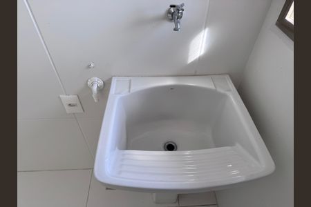 Apartamento à venda com 188m², 4 quartos e 3 vagas Apartamento à venda com 188m², 4 quartos e 3 vagasCozinha e Área de Serviço