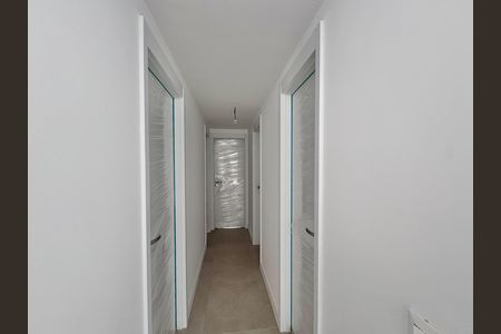 Apartamento à venda com 188m², 4 quartos e 3 vagas Apartamento à venda com 188m², 4 quartos e 3 vagasCorredor