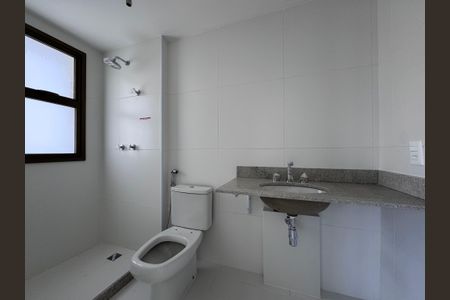 Apartamento à venda com 188m², 4 quartos e 3 vagasSuíte 1 - Banheiro