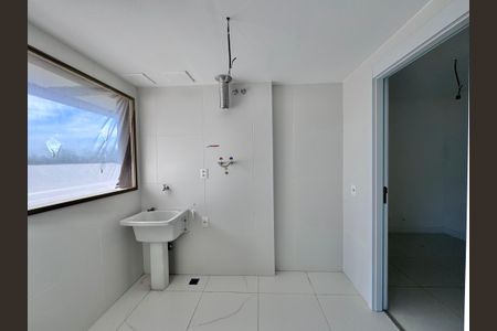 Apartamento à venda com 188m², 4 quartos e 3 vagasCozinha e Área de Serviço