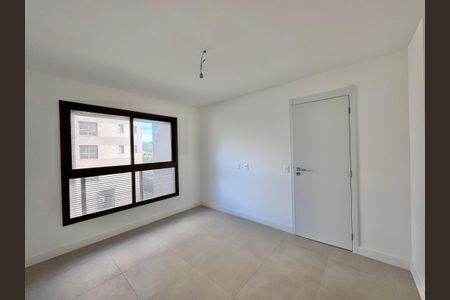 Apartamento à venda com 188m², 4 quartos e 3 vagasQuarto 2