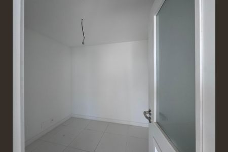 Apartamento à venda com 188m², 4 quartos e 3 vagasCozinha e Área de Serviço - Quarto