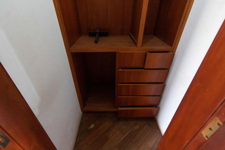 Casa à venda com 390m², 4 quartos e sem vagaCloset  Suite 2