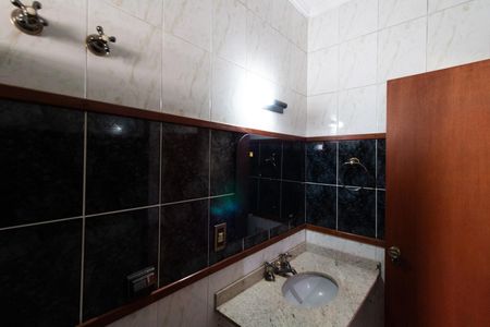 Casa à venda com 390m², 4 quartos e sem vagaBanheiro da Suíte 2