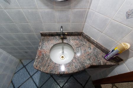 Casa à venda com 390m², 4 quartos e sem vagaLavabo