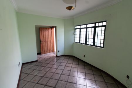 Casa à venda com 390m², 4 quartos e sem vagaSala de TV