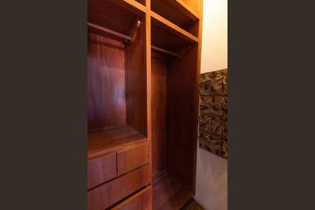 Casa à venda com 390m², 4 quartos e sem vagaCloset da suíte 3