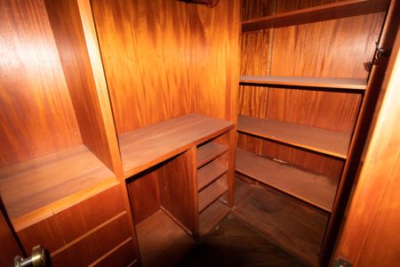 Casa à venda com 390m², 4 quartos e sem vagaCloset  Suite 1