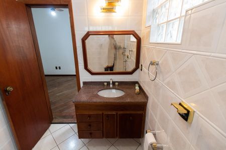 Casa à venda com 390m², 4 quartos e sem vagaBanheiro da Suíte 4