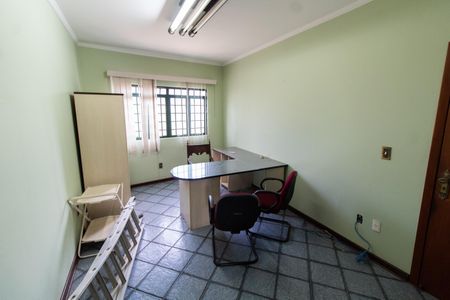 Casa à venda com 390m², 4 quartos e sem vagaEscritório