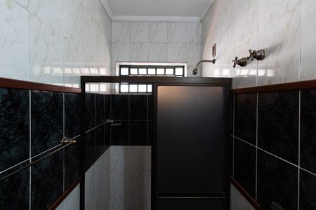 Casa à venda com 390m², 4 quartos e sem vagaBanheiro da Suíte 2