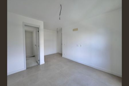 Apartamento à venda com 121m², 3 quartos e 2 vagasSuíte