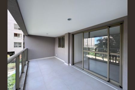 Apartamento à venda com 121m², 3 quartos e 2 vagasVaranda