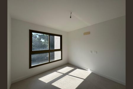 Apartamento à venda com 121m², 3 quartos e 2 vagasSuíte