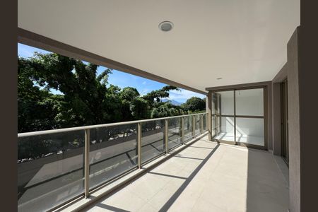 Apartamento à venda com 121m², 3 quartos e 2 vagasVaranda