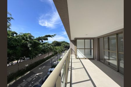 Apartamento à venda com 121m², 3 quartos e 2 vagasVaranda