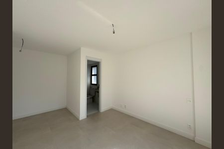 Apartamento à venda com 121m², 3 quartos e 2 vagasSuíte