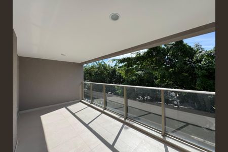 Apartamento à venda com 121m², 3 quartos e 2 vagasVaranda