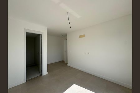 Apartamento à venda com 121m², 3 quartos e 2 vagas Apartamento à venda com 121m², 3 quartos e 2 vagasSuíte