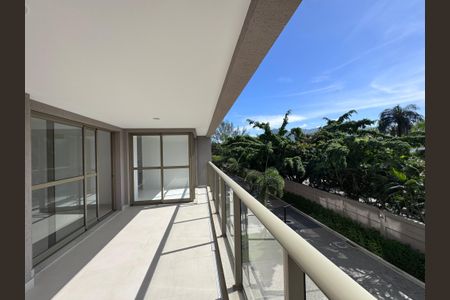 Apartamento à venda com 121m², 3 quartos e 2 vagas Apartamento à venda com 121m², 3 quartos e 2 vagasVaranda