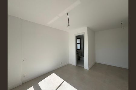 Apartamento à venda com 121m², 3 quartos e 2 vagas Apartamento à venda com 121m², 3 quartos e 2 vagasSuíte