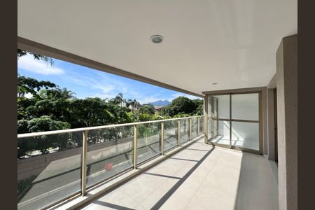 Apartamento à venda com 124m², 3 quartos e 2 vagasVaranda