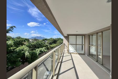 Apartamento à venda com 121m², 3 quartos e 2 vagasVaranda