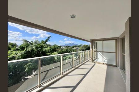 Apartamento à venda com 121m², 3 quartos e 2 vagasVaranda