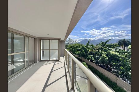 Apartamento à venda com 121m², 3 quartos e 2 vagasVaranda