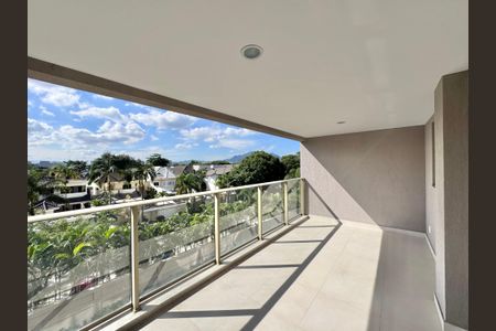 Apartamento à venda com 121m², 3 quartos e 2 vagasVaranda