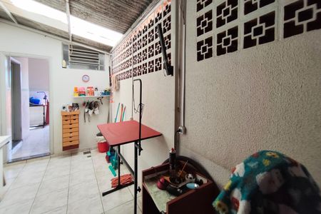 Casa à venda com 300m², 3 quartos e 4 vagasCorredor - Quintal