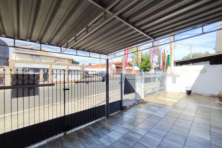 Casa à venda com 300m², 3 quartos e 4 vagasQuintal - Garagem