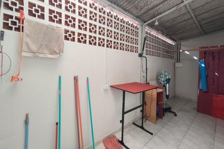 Casa à venda com 300m², 3 quartos e 4 vagasCorredor - Quintal