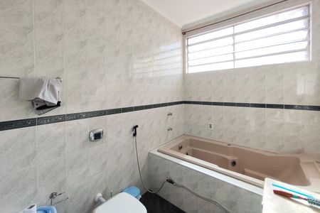 Casa à venda com 300m², 3 quartos e 4 vagasBanheiro 2