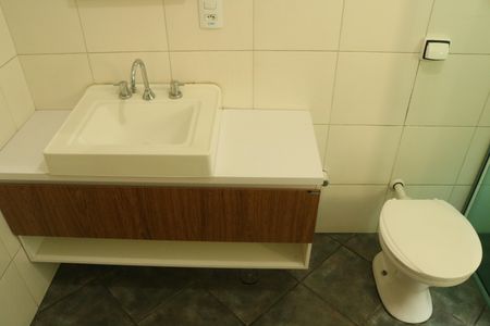 Casa à venda com 280m², 3 quartos e 2 vagasBanheiro 3