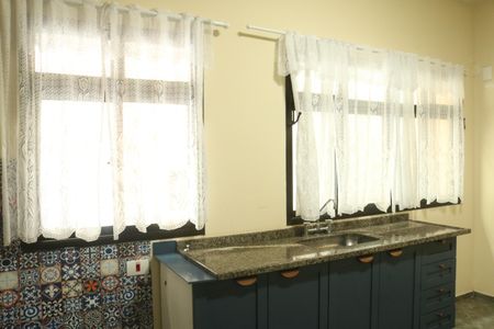 Casa à venda com 280m², 3 quartos e 2 vagasCozinha