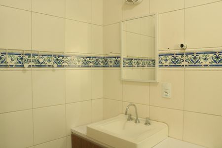 Casa à venda com 280m², 3 quartos e 2 vagasBanheiro 3