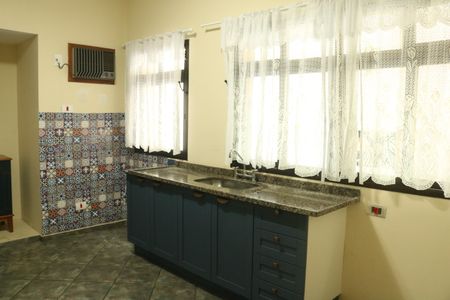 Casa à venda com 280m², 3 quartos e 2 vagasCozinha