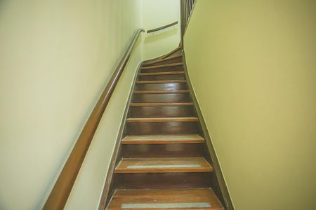 Casa à venda com 187m², 3 quartos e 3 vagasEscada