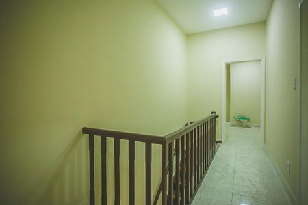 Casa à venda com 187m², 3 quartos e 3 vagasEscada