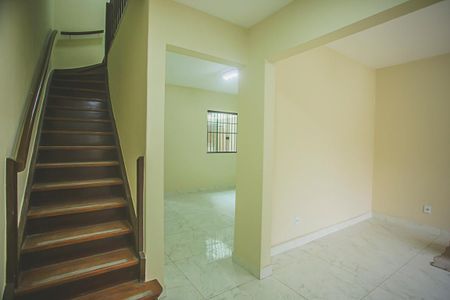 Casa à venda com 187m², 3 quartos e 3 vagasEscada