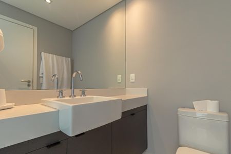 Studio para alugar com 52m², 1 quarto e 1 vaga Studio para alugar com 52m², 1 quarto e 1 vagaBanheiro