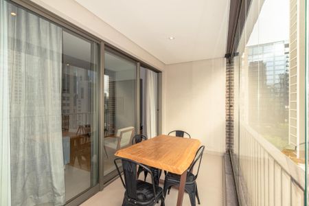 Studio para alugar com 52m², 1 quarto e 1 vaga Studio para alugar com 52m², 1 quarto e 1 vagaVaranda