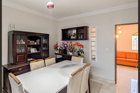 Casa à venda com 520m², 6 quartos e 5 vagasSala de Jantar