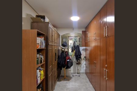 Casa à venda com 520m², 6 quartos e 5 vagasQuarto de Serviço