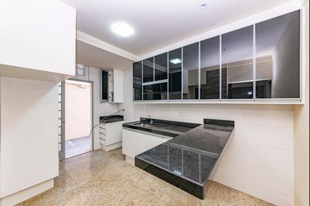 Apartamento para alugar com 160m², 2 quartos e 2 vagasCozinha