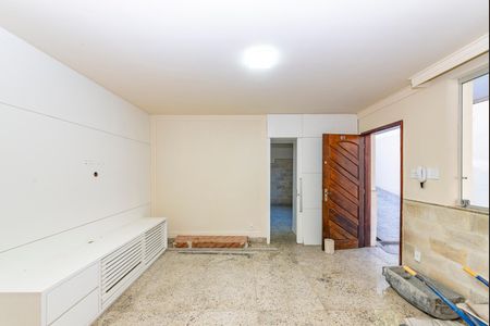 Apartamento para alugar com 160m², 2 quartos e 2 vagasSala